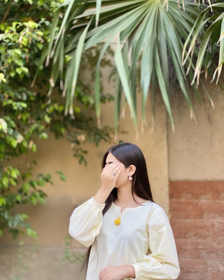 Best hidden face dp for girls