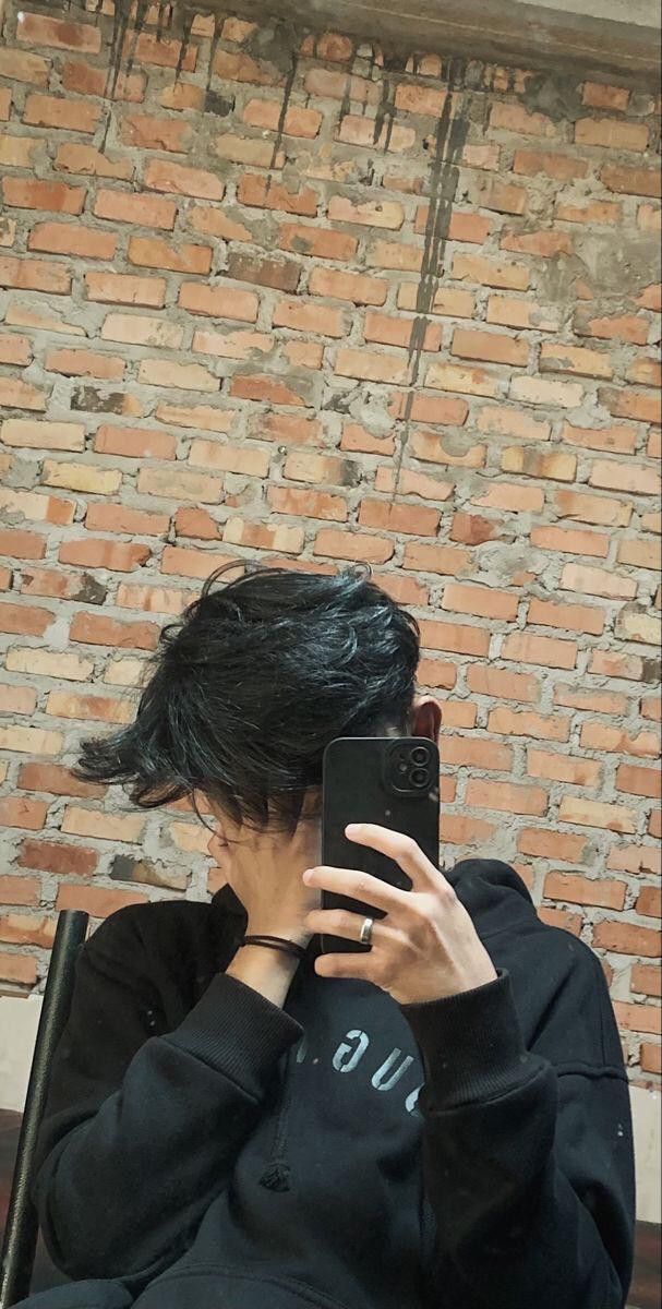 Hidden face dp for boys creative pose