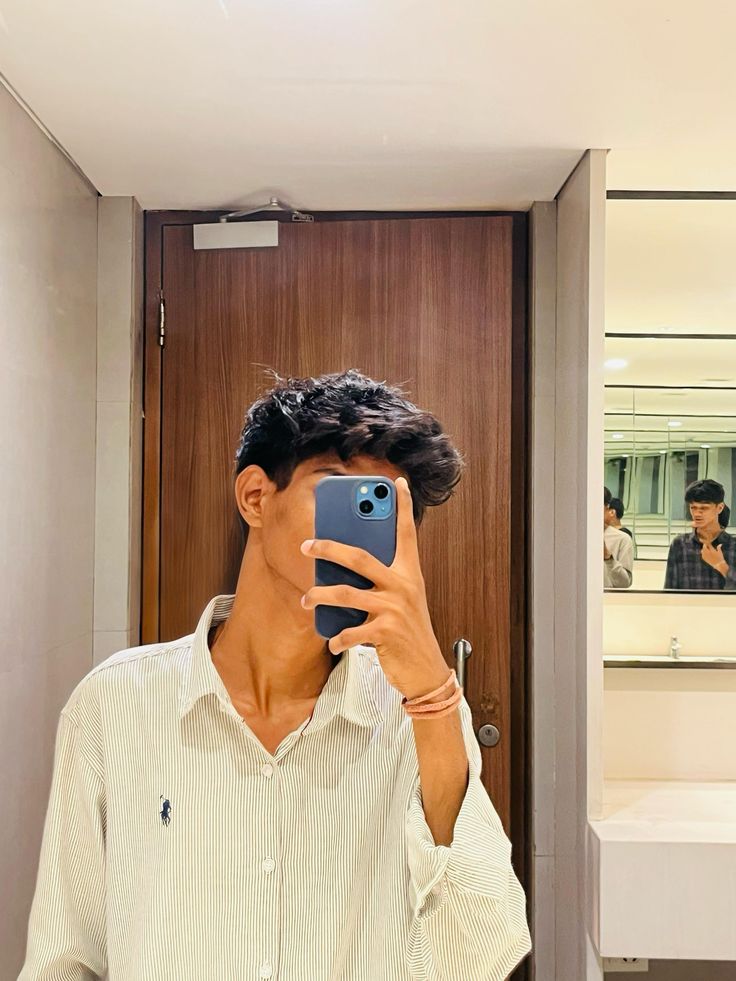 Hidden face dp for boys mirror selfie