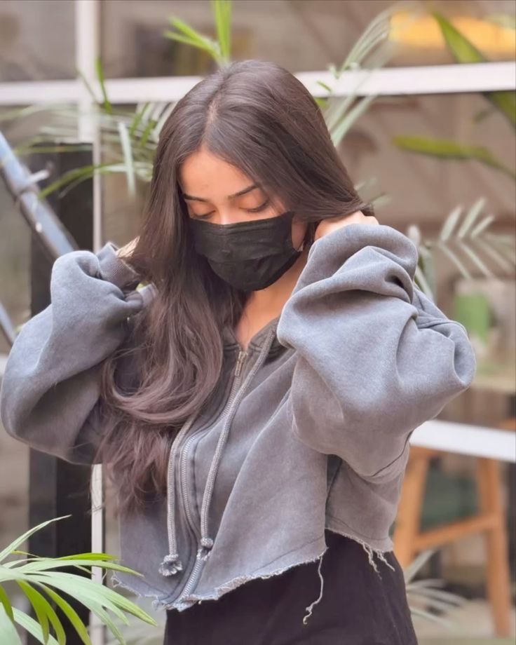 Hidden face dp for girls aesthetic vibe