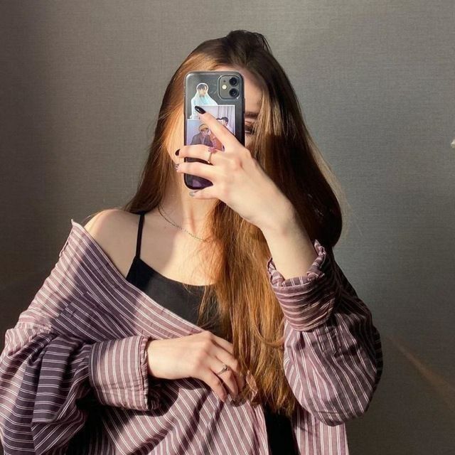 Hidden face dp for girls background blur