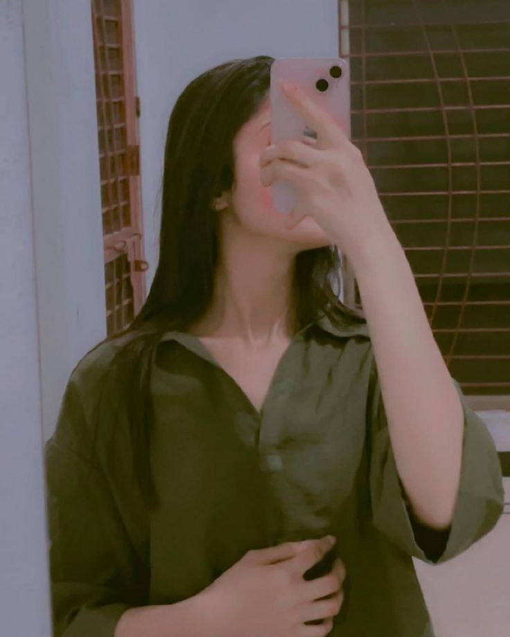 Hidden face dp for girls real photo