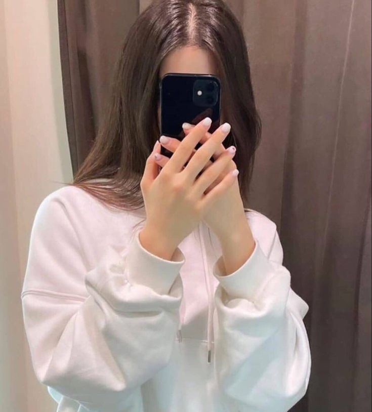 Hidden face dp for girls stylish pose