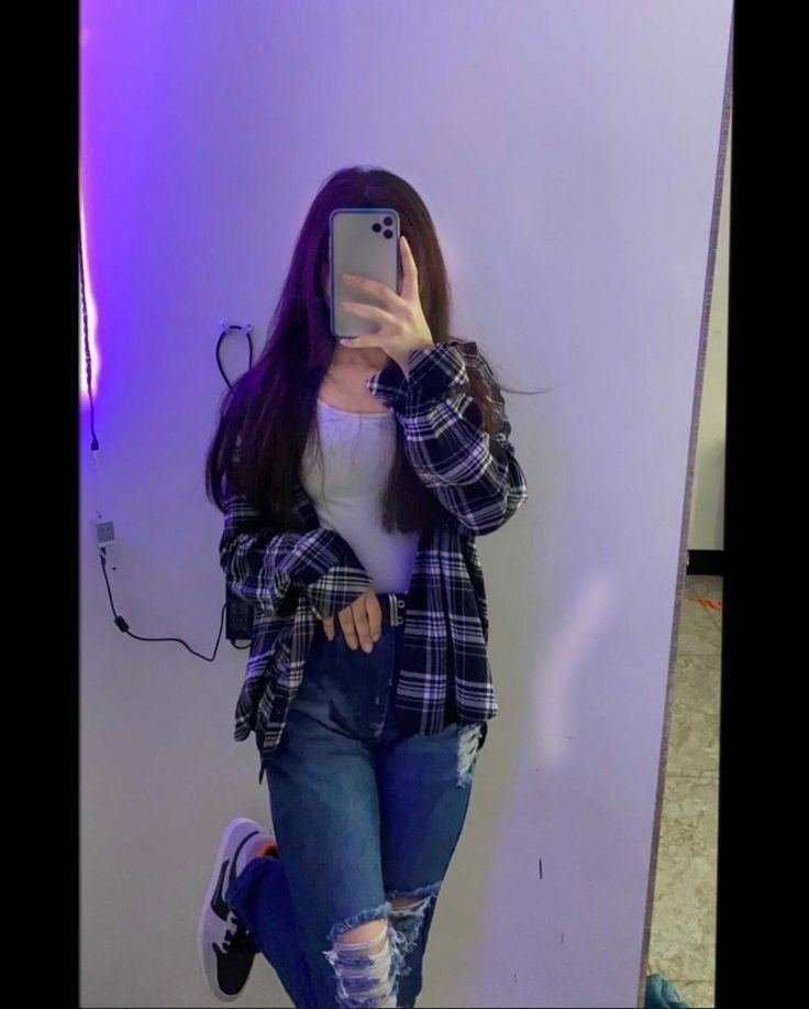 Hidden face dp for girls traditional look