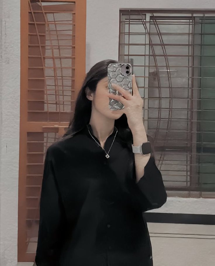 Hidden face dp for girls with hat