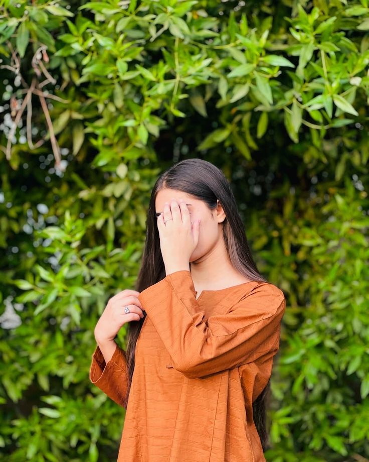 Hidden face dp for girls with long hair