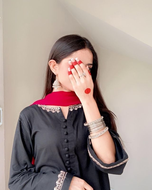 Hidden face dp for girls with mobile