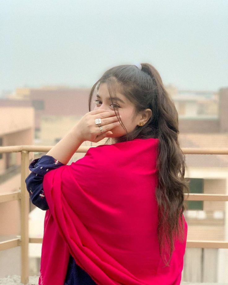 Hidden face girl pic for Instagram download