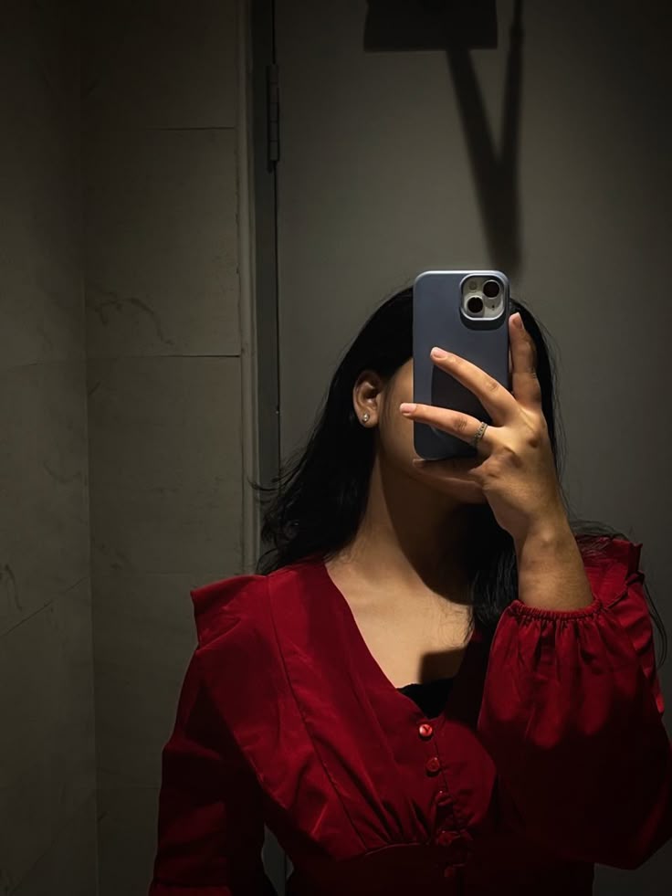 Hidden face snap girl