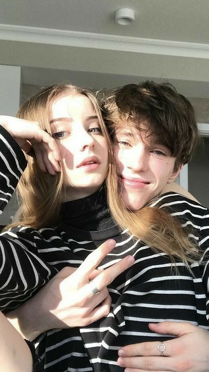 Love dp holding hands