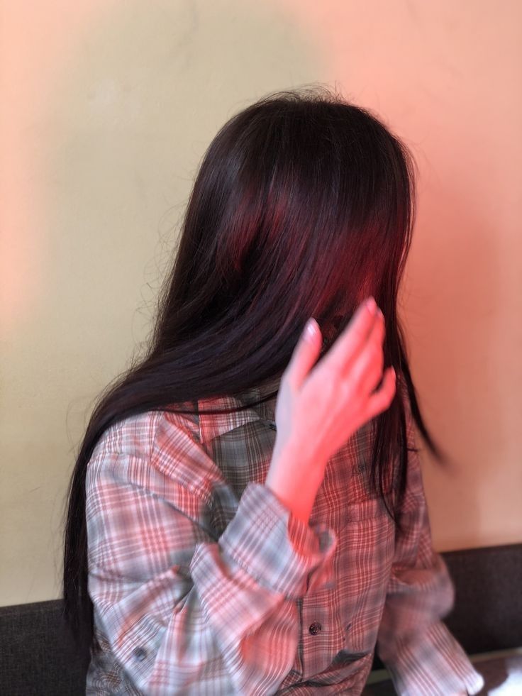 Stylish girl pic hiding face