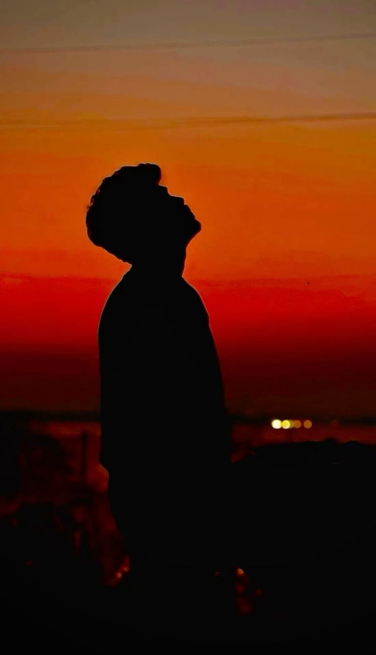 alone dp mirror selfie