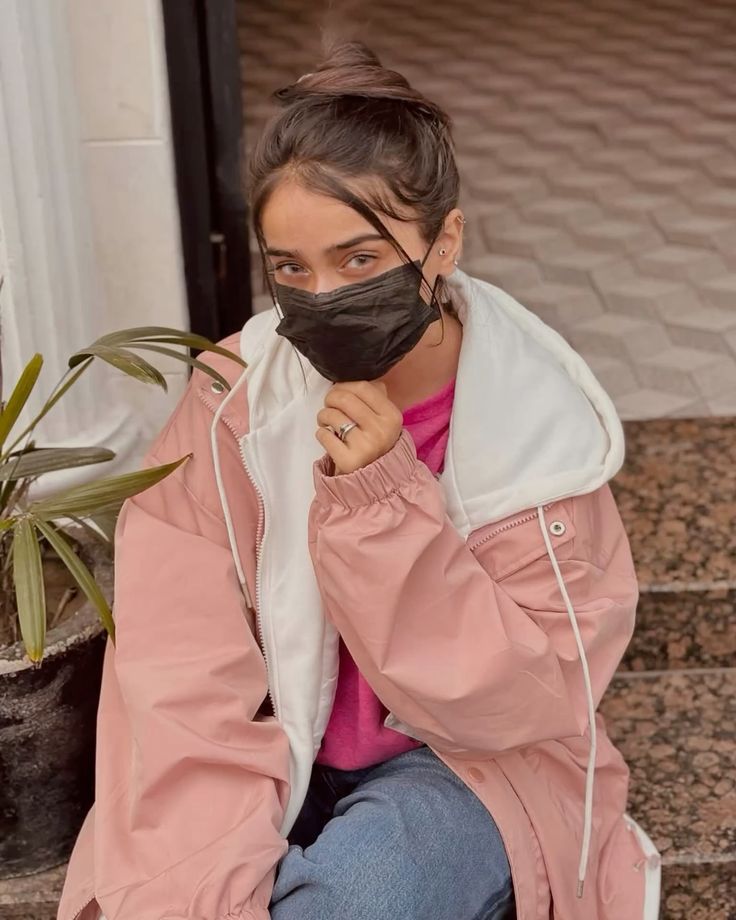 beautiful mask girl pic hd