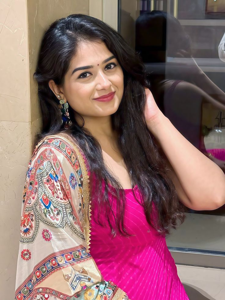 beautiful real girl pic for dp