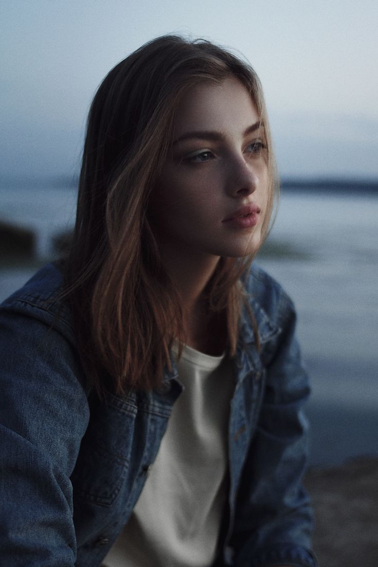 beautiful sad girl pic