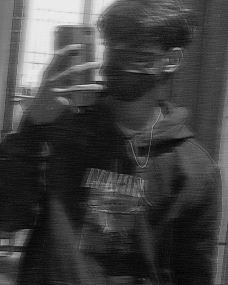 blur boy dp mirror selfie hd