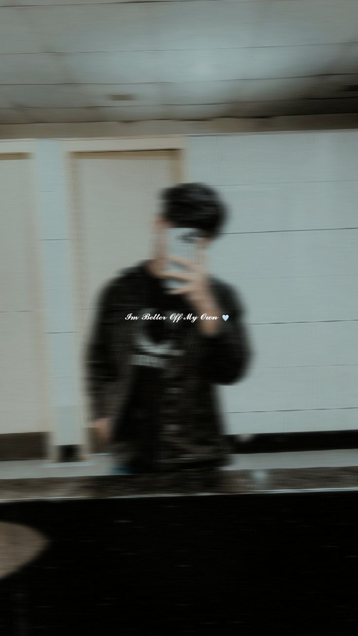 blur boy dp selfie pose