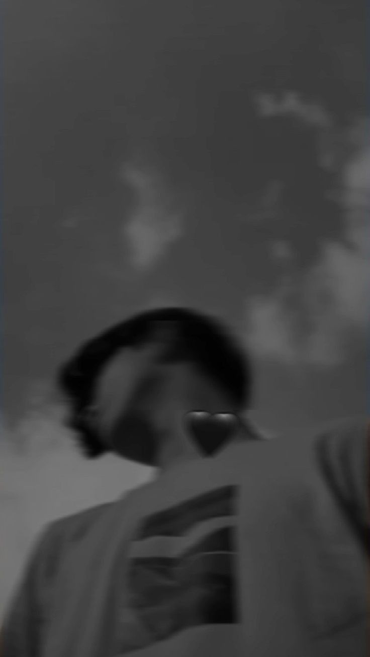 blur boy pic with cap