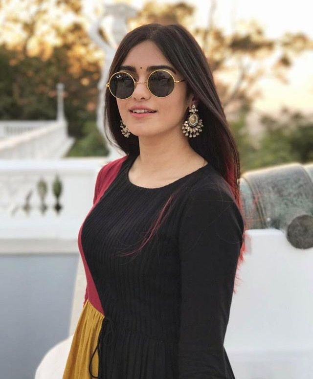 cute girl dp with attitude quotes