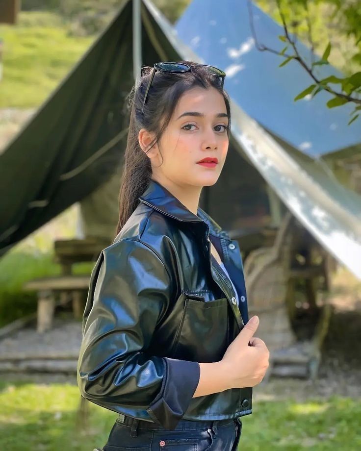 cute girl pic download