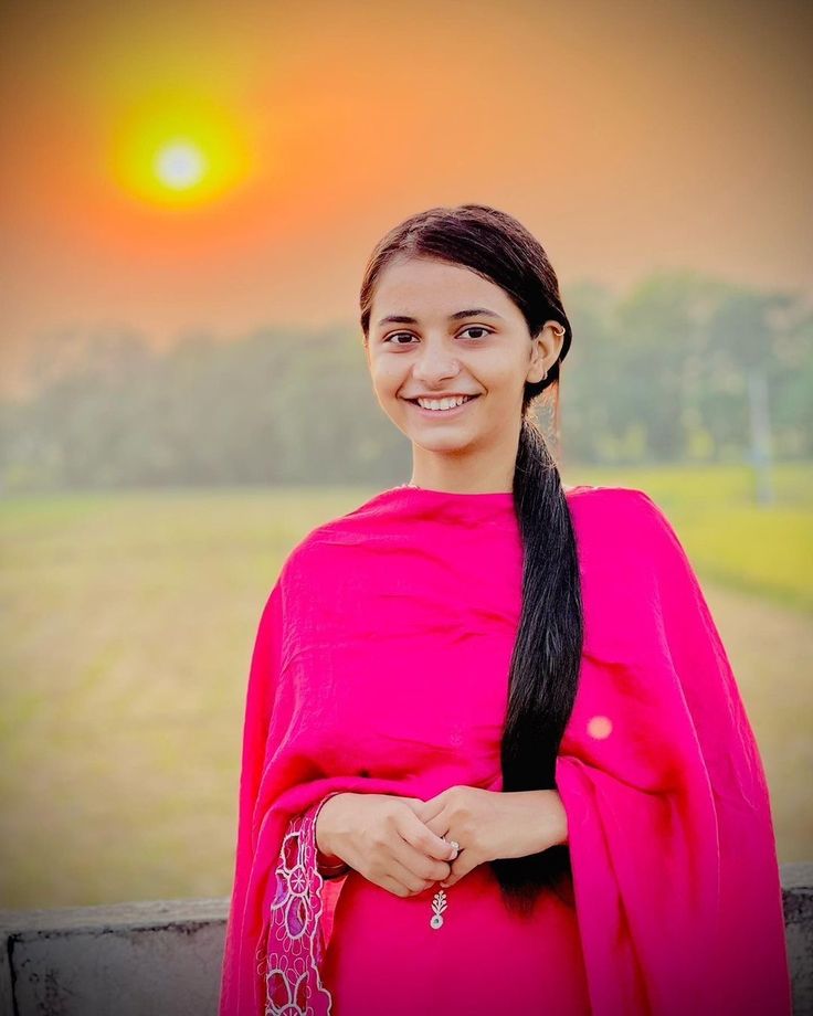 cute girl pic natural