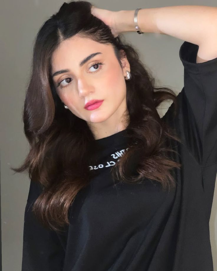 cute girl pic smiling