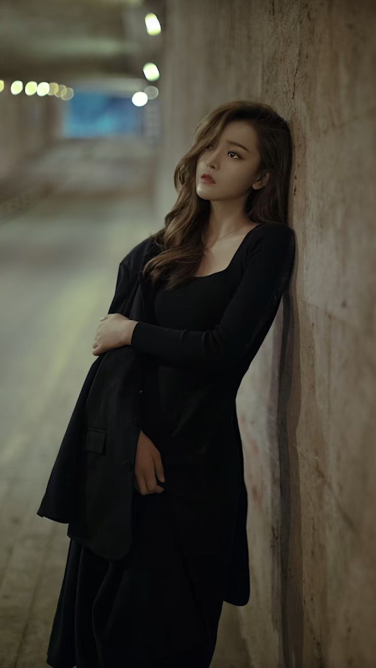 dp for sad girl emotional expression