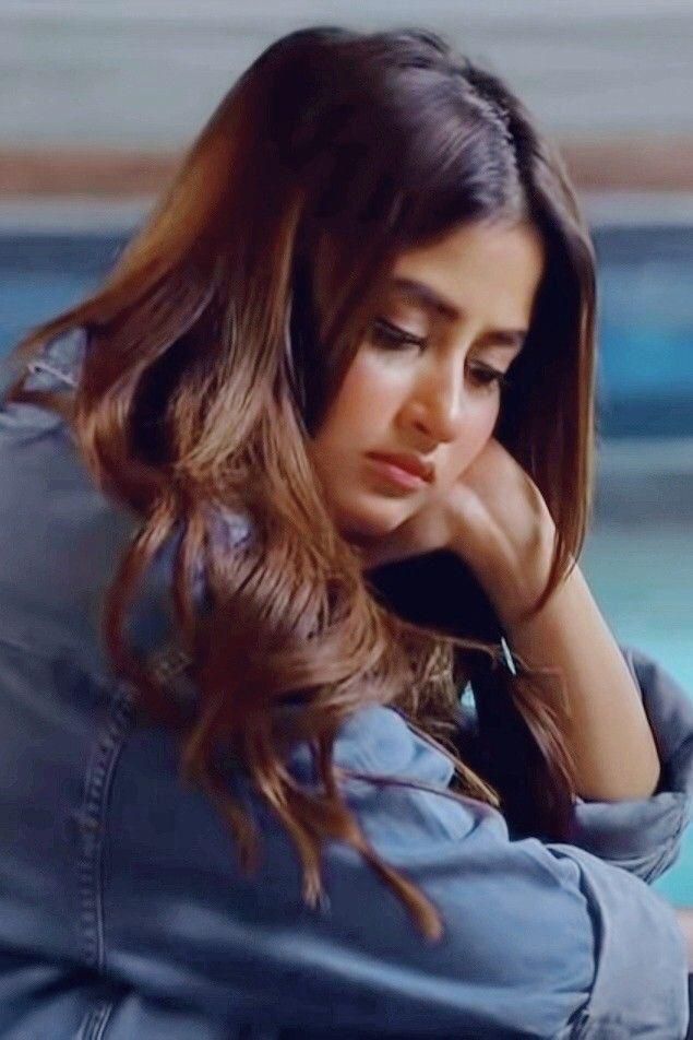 dp for sad girl in mirror selfie