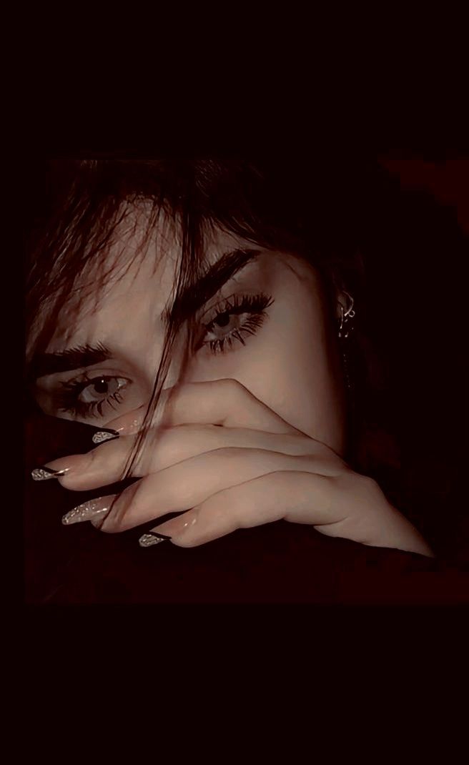 dp for sad girl realistic photo