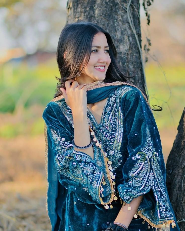 indian ladki ki photo simple