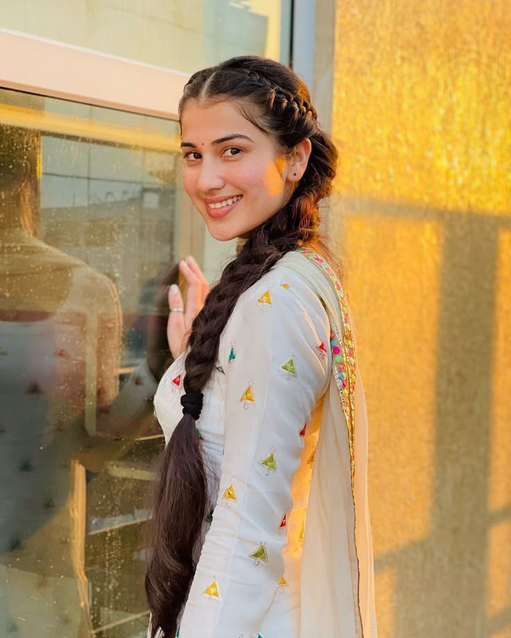 ladki ka photo smile