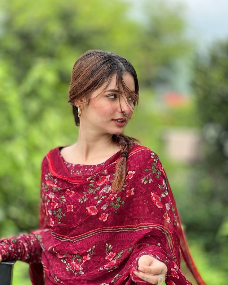 ladki ki photo desi style