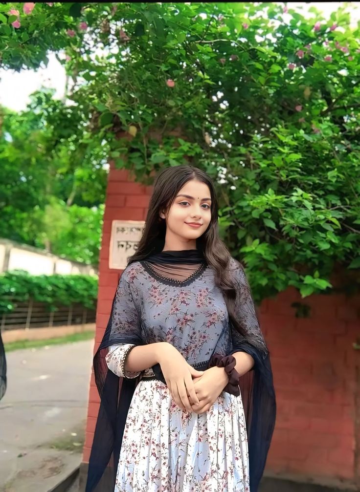 ladki photo for instagram