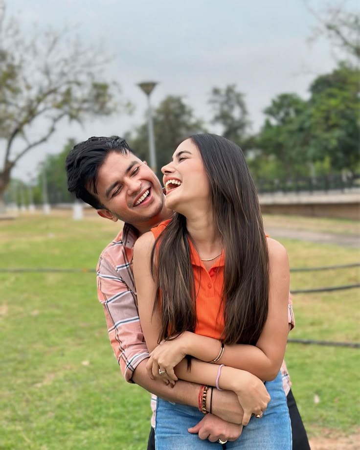 love dp black and white