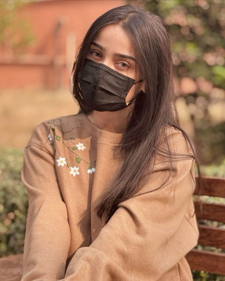 mask girl dp creative