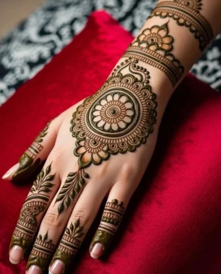 mehndi design photos for kids