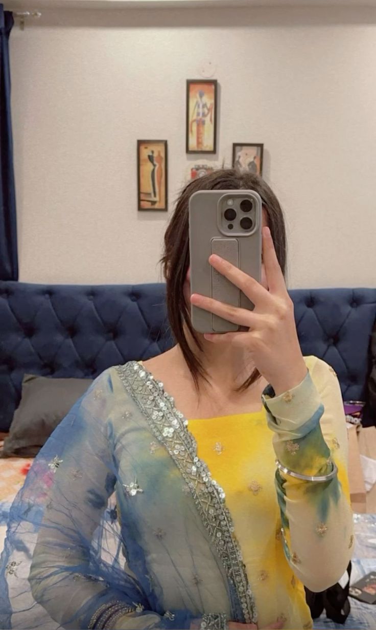 mirror selfie girl dp beautiful face