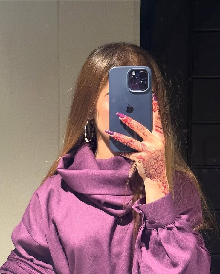 mirror selfie girl dp black outfit