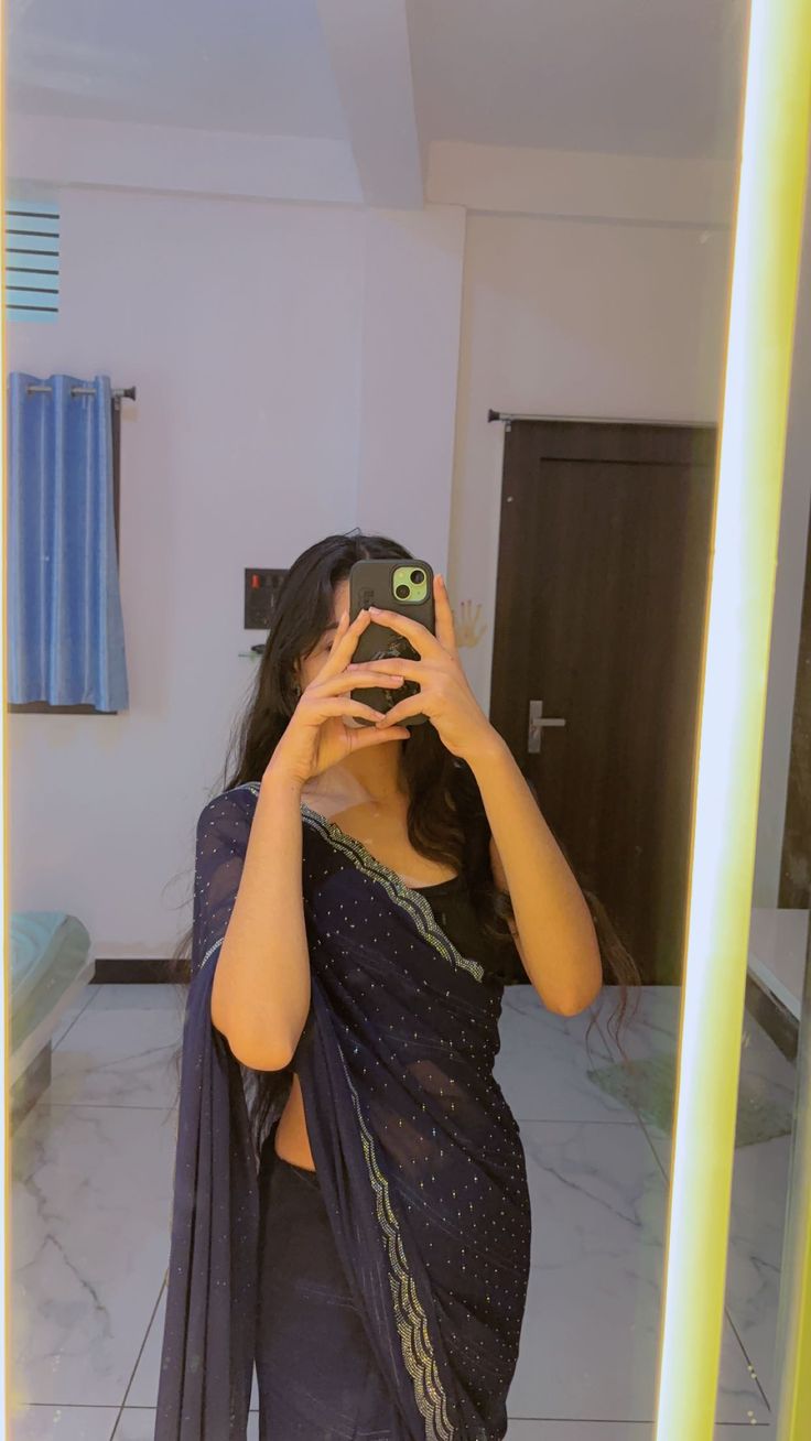 mirror selfie girl dp black outfit