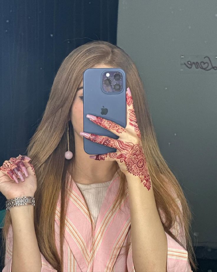 mirror selfie girl dp classy