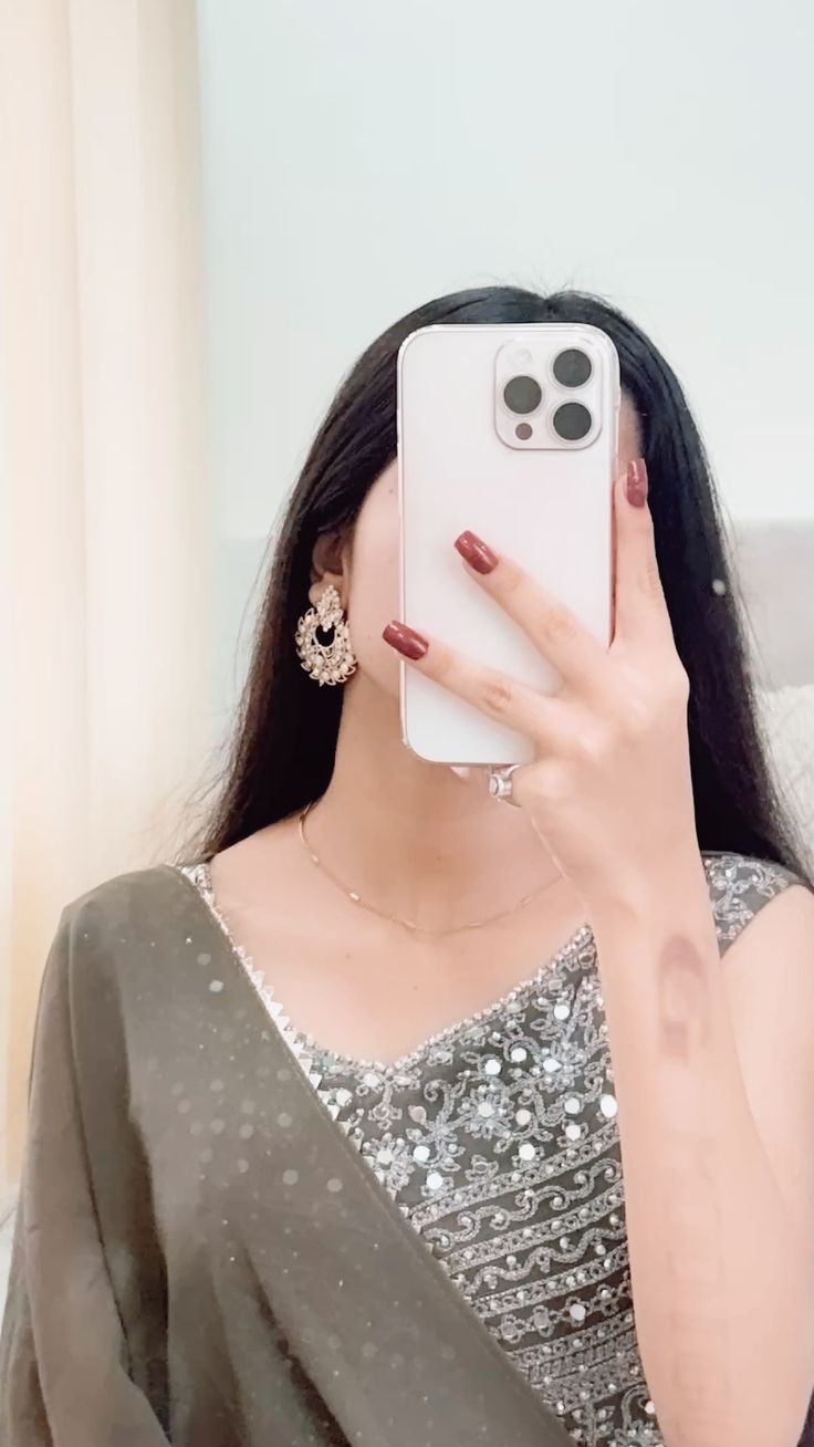 mirror selfie girl dp cool attitude