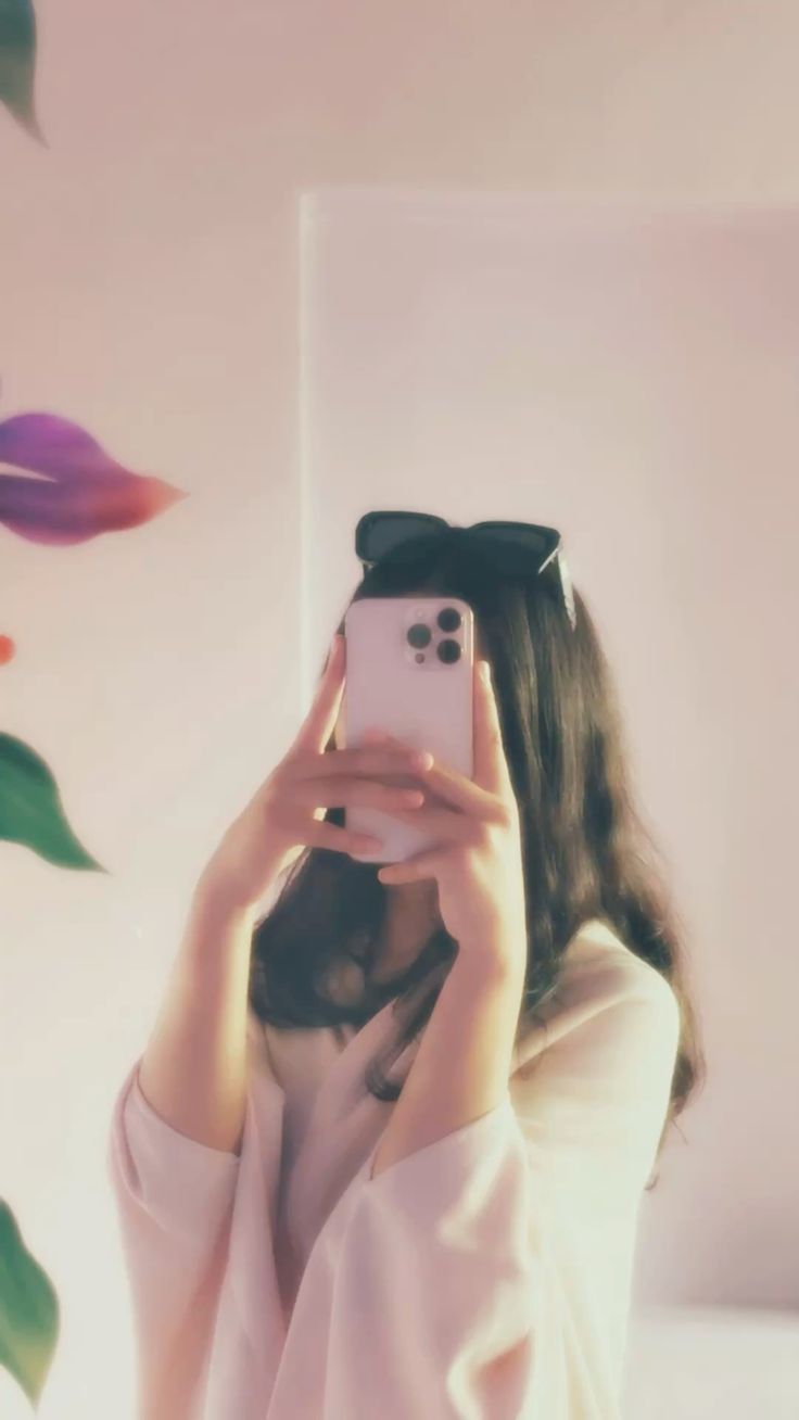 mirror selfie girl dp cute expression