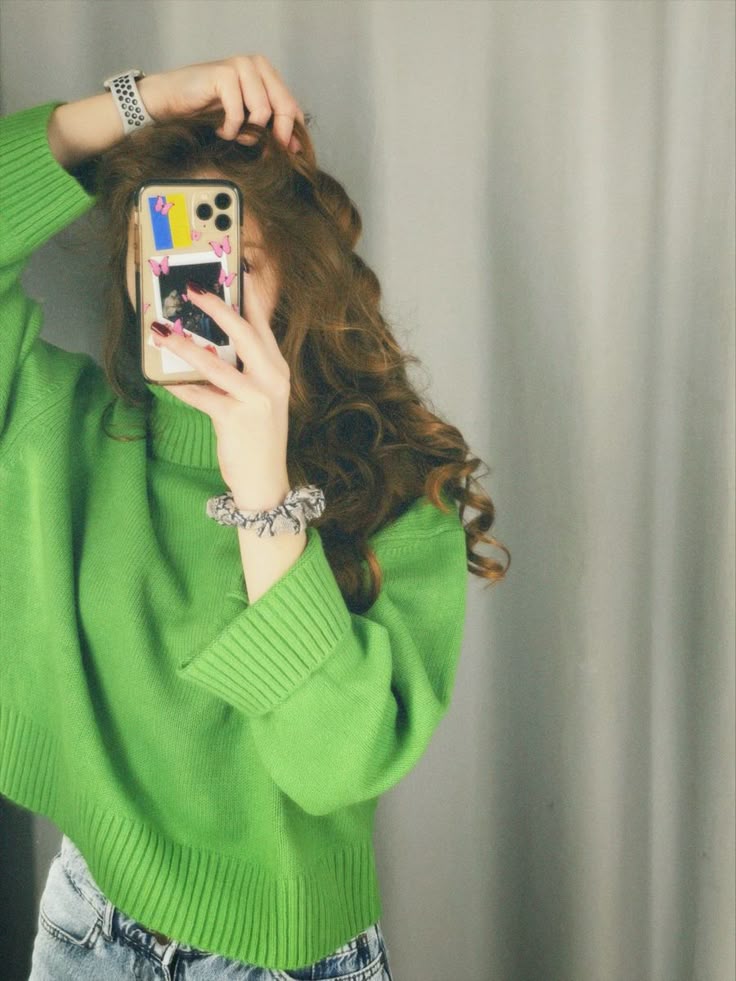 mirror selfie girl dp cute outfit