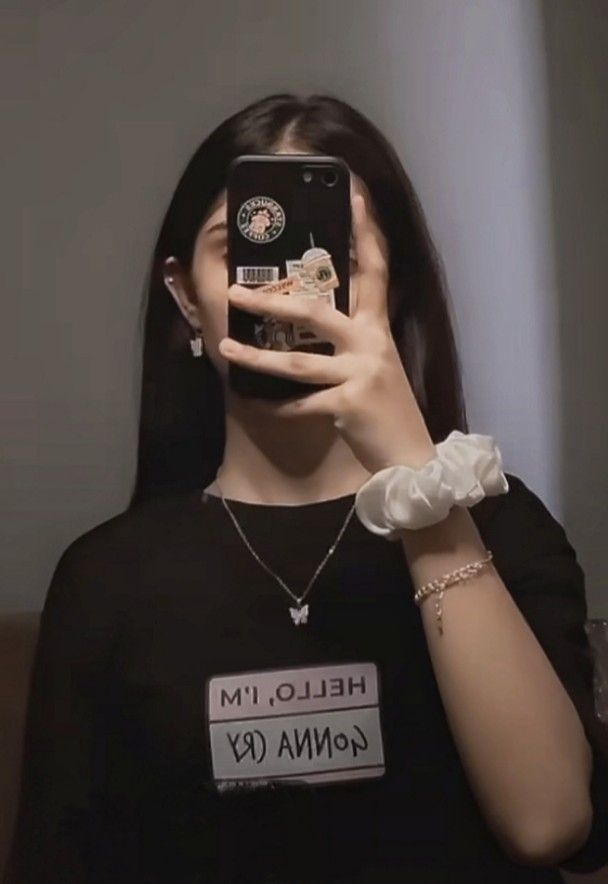 mirror selfie girl dp cute smile