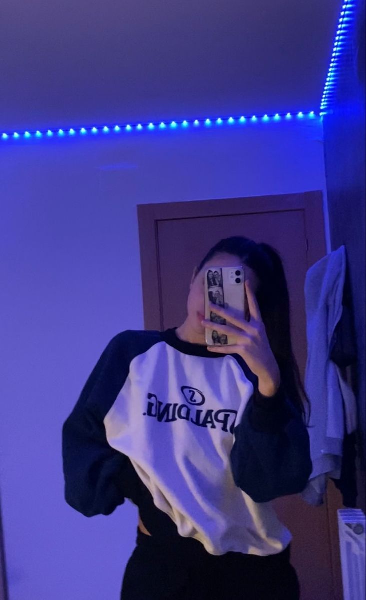 mirror selfie girl dp elegant