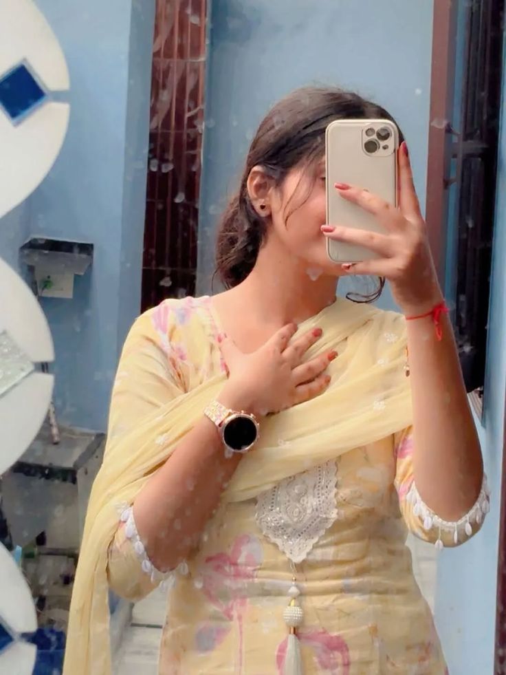 mirror selfie girl dp for whatsapp