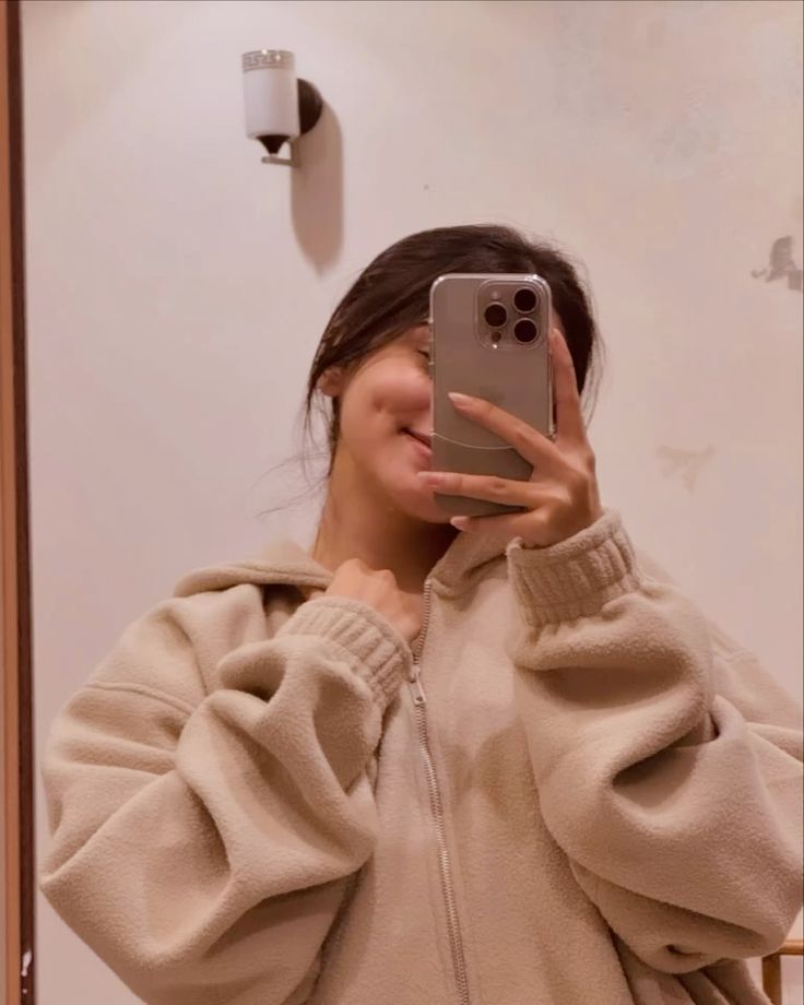 mirror selfie girl dp for whatsapp