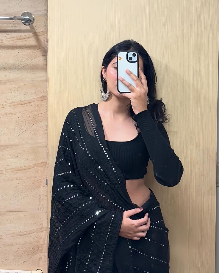 mirror selfie girl dp full body