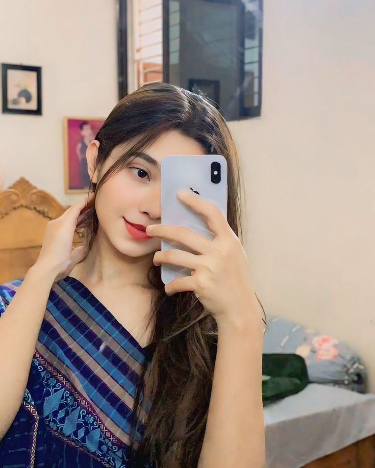 mirror selfie girl dp full body