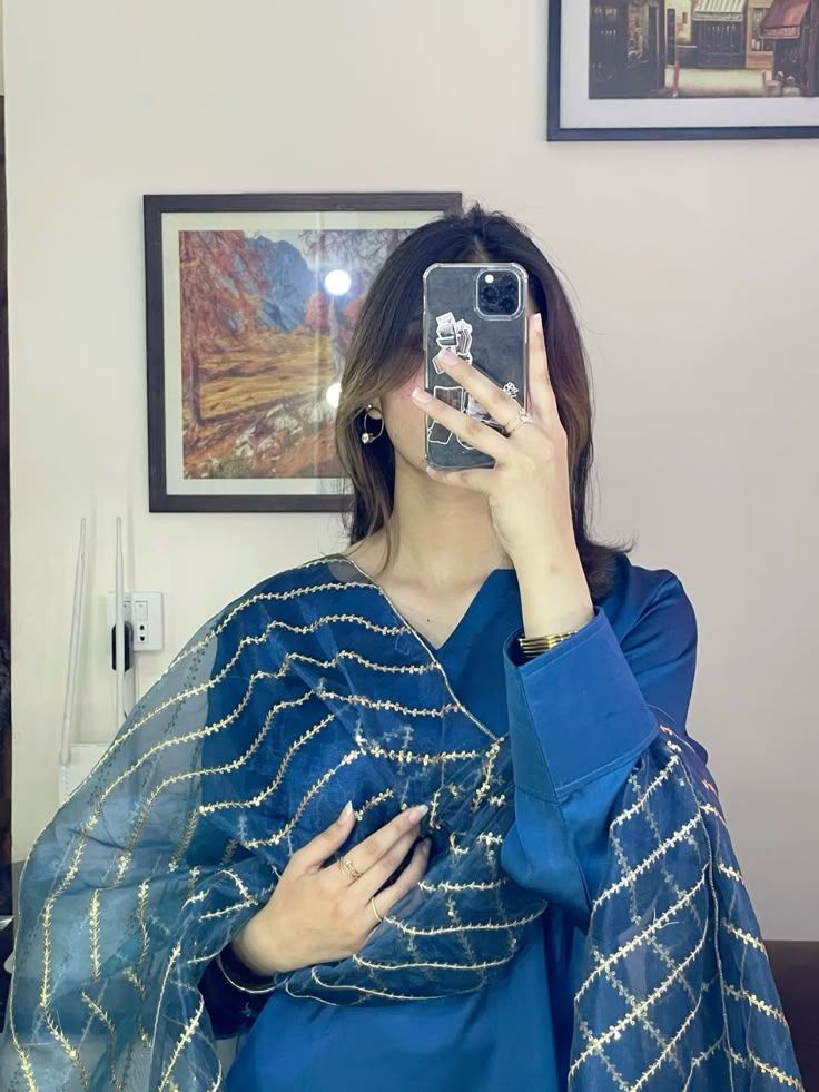 mirror selfie girl dp high quality